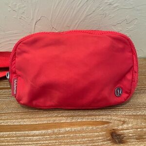 Lululemon Everywhere Belt Bag Calypso Pink